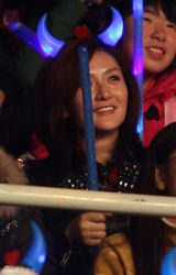 高清图：张杰北京个唱谢娜助阵 唱情歌隔空秀恩爱