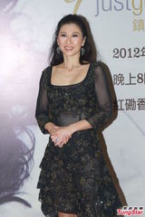 组图：叶倩文一家三口合唱 林青霞素颜到场欣赏