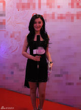 组图：陈廷嘉优雅亮相时尚活动 戛纳归来受追捧