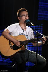 幻灯组图：快男300强突围赛第2场 农民诗人出局