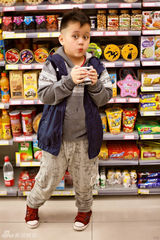 组图：《好舞蹈》9岁小男神潮范儿生活照曝光