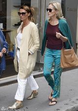 组图：莎朗-斯通不穿内衣出街 尴尬激凸显老态