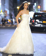 组图：美剧《绯闻女孩》剧照莉顿变身美丽新娘