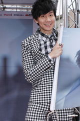 组图：林俊杰抱病演出身形消瘦 感情随缘盼金曲奖