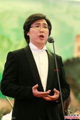 组图：歌唱家廖昌永唱响人民大会堂