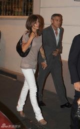 高清组图：乔治-克鲁尼和美女主播伊莎贝拉米兰约会