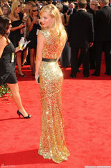 高清组图：艾美奖红毯 希瑟-莫里斯礼服金光闪闪