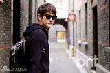组图：朴施厚中国时尚街拍 自然休闲帅气足