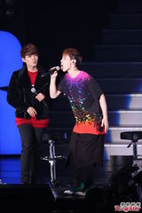 组图：SJ-M赴台中文大升级 动感舞曲High翻全场