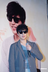 组图：萧煌奇出道10年开唱 预告大秀舞技