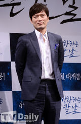 组图：郑在泳李成民宣传新片《彷徨之刃》