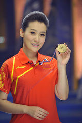 组图：谭晶李永波李宁合作伦敦奥运会战歌