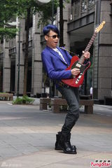 组图：陶喆蓝发义挺金曲奖 澄清炮轰评审口水战