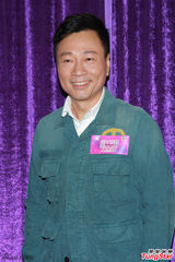 组图：万绮雯赢万元奖金与众分享 不走性感路