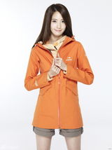 高清组图：李敏镐携手少女时代允儿拍户外服装广告