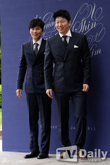 组图：韩星申贤俊大婚 张东健玄彬等大牌齐聚
