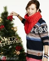 组图：张根硕圣诞写真变身浪漫情人 大秀额头卖萌