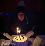 组图：赵本山儿子自拍照曝光 长相似姐姐星味足