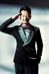 组图：黄海波封面大片胡须LOOK 展现嬉皮爷们范儿