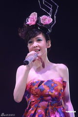 组图：周慧敏红馆个唱落幕 嘉宾阵容强大 