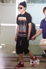 组图：韩团BEAST结束日本演唱会归国亮相机场