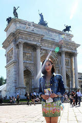 组图：熊乃瑾亮相米兰时装周展帅气女人味