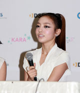 组图：Kara解约风波后集体亮相 又唱又跳忘却不快