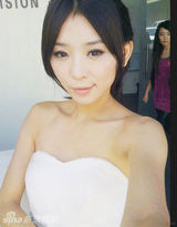  幻灯图：“山寨林志玲”与真身难辨 贡米为其颁奖