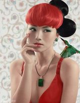 幻灯图：曹曦文化身圣诞精灵 平安夜送开心祝福