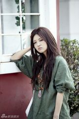 组图：傅晶简约森女系写真慵懒随意