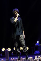 组图：信发《黎明之前》专辑 重金打造“末日废墟”