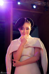 组图：徐海星不惧整容传闻再战时装周