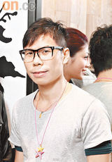 幻灯：设计师点评巨型配饰 陈慧琳李嘉欣高贵耀眼