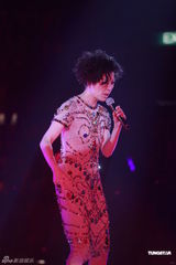 组图：黄伟文作品演唱会上演 陈奕迅郑秀文等助阵