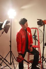 组图：林俊杰拍大片扮潮 自任“造型师”欲开新店