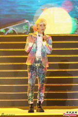 组图：SHINee台北热力开唱 劲歌热舞high不停