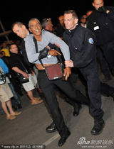 高清：《的士速递》男星萨米-纳塞利与警察搏斗被捕