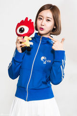 独家高清图：蜡笔团Crayon Pop对话新浪娱乐