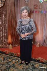 组图：郑伊健古天乐等众星亮相TVB颁奖礼