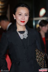 组图：李玟爆乳翘臀性感亮相 刘嘉玲气场强