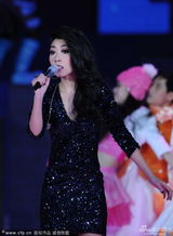 组图：央视蛇年春晚杜淳曲婉婷《我的歌声里》