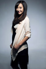 组图：杜若溪轻熟女写真 时尚知性魅力十足