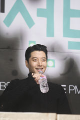 独家高清：尹恩惠撑新剧发布 郑容和李东健撞脸