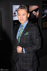 组图：吴秀波时尚造型盘点 萌叔来袭