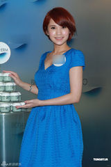 组图：杨丞琳孤单过情人节笑言朋友欲安排其相亲