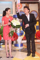 高清组图：大S红裙录《康熙》言辞犀利不输小S