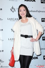 组图：昆凌支持周杰伦参加益智节目 称他很聪明