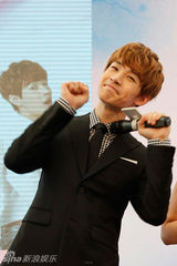 组图：芦芳生Henry《甜蜜都市》争抢张歆艺