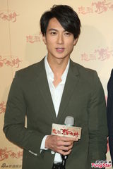 组图：《杨家将》赴台宣传 郑伊健低调谈婚事