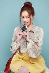 组图：阚清子方安娜斗艳 玩转儿童节大片